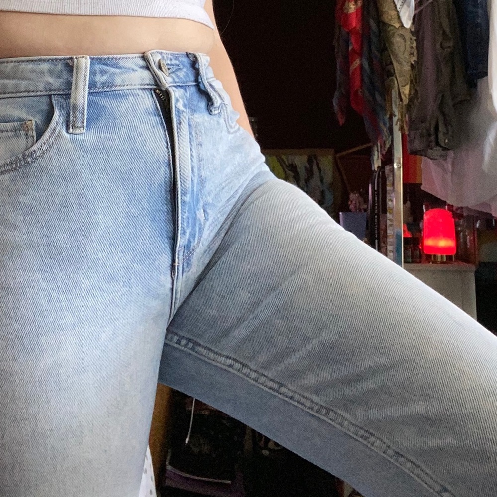COPY - hollister ultra high-rise mom jeans
